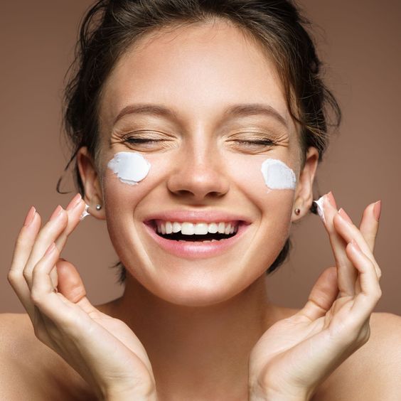 Nên skincare lúc mấy giờ tối? Bí quyết cho làn da đẹp hoàn hảo